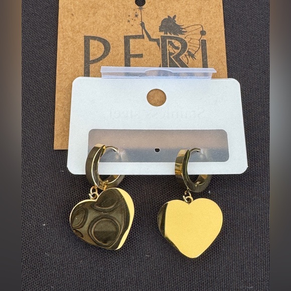 PERI’S Gold Pearl Earrings - Picture 2 of 5